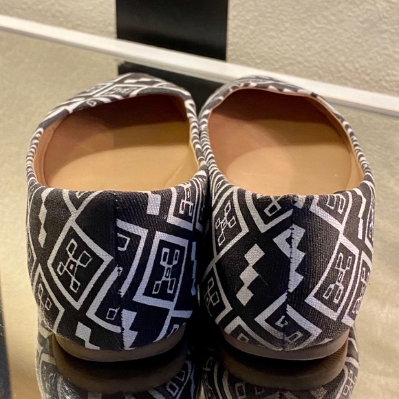 Black & White Geometric Tribal Print Ballet Flats - Picture 4 of 9